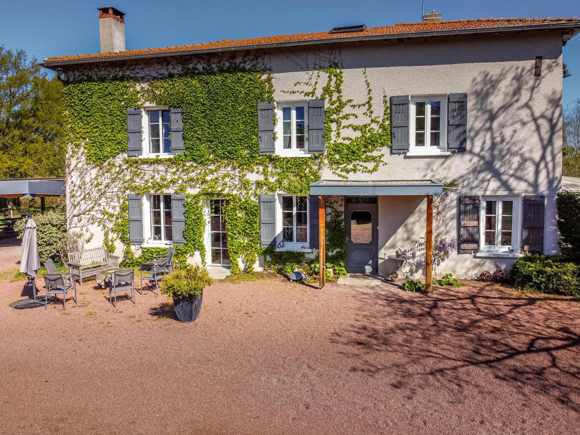 Domaine D'Aromm - Chambres D'Hotes & Gites - Piscine, Etangs & Animaux - Au Calme Ouches Εξωτερικό φωτογραφία
